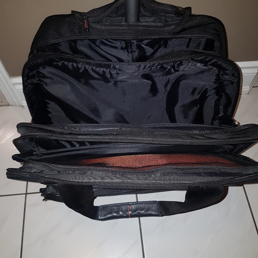 Samsonite laptop bag with wheels